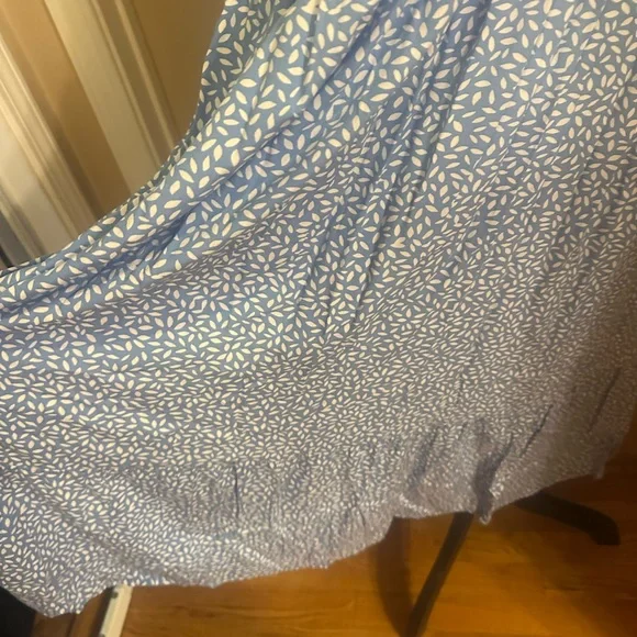 Summer Dress...Blue and White Patterned Dress Medium. Pockets... - Picture 5 of 8